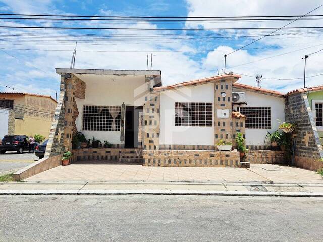 #CRC-020 - Casa para Venta en Barquisimeto - K