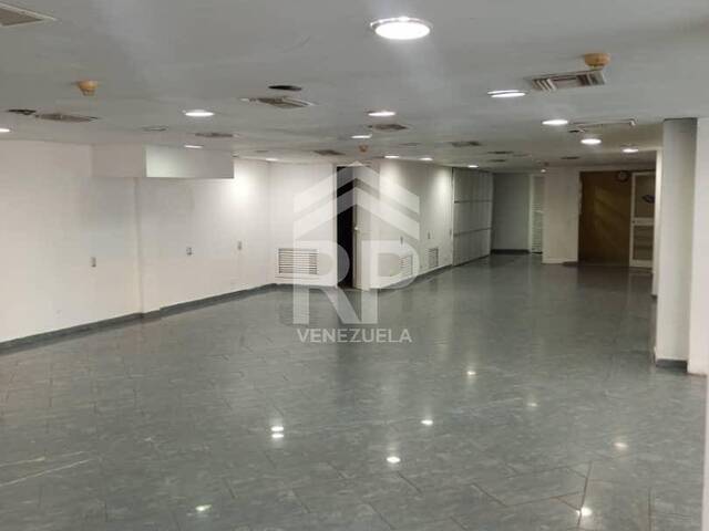 Edificio comercial para Alquiler en Punto Fijo - 4