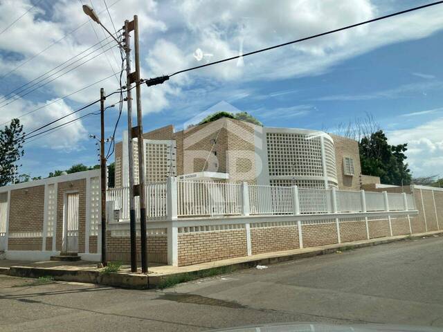 Casa para Venta en Punto Fijo - 3