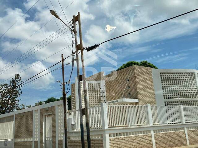Casa para Venta en Punto Fijo - 2