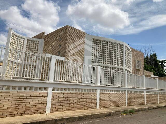Casa para Venta en Punto Fijo - 4