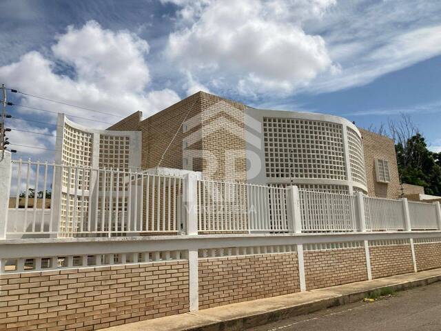 Casa para Venta en Punto Fijo - 5