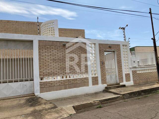 Casa para Venta en Punto Fijo - 5