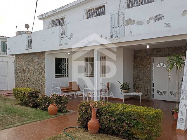 Casa para Venta en Punto Fijo - 4