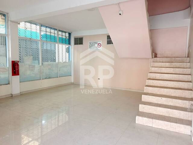#SGL-150 - Local para Venta en Punto Fijo - I