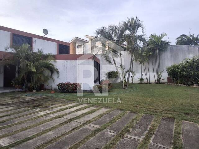 #CRC-023 - Casa para Venta en Barquisimeto - K