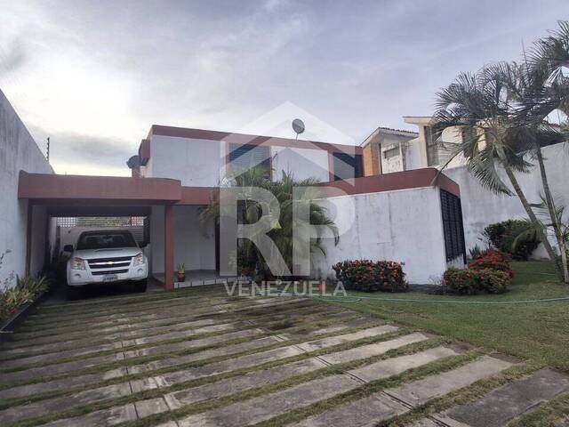 #CRC-023 - Casa para Venta en Barquisimeto - K