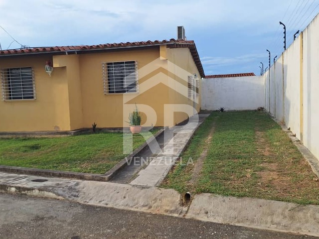 #CRC-025 - Casa para Venta en Barquisimeto - K