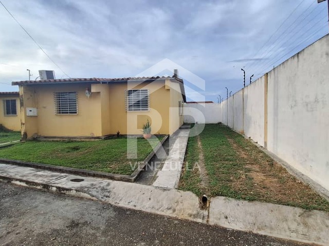#CRC-025 - Casa para Venta en Barquisimeto - K