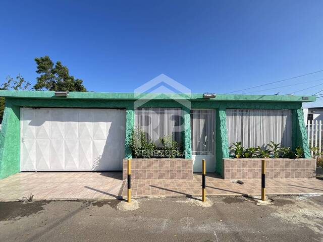 #SGC-471 - Casa para Venta en Punto Fijo - I
