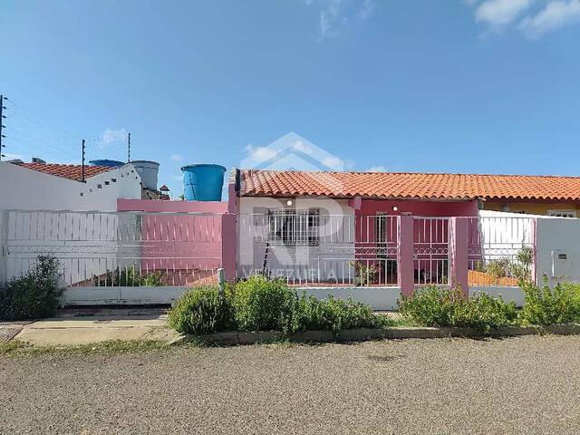#SGC-306 - Casa para Alquiler en Punto Fijo - I