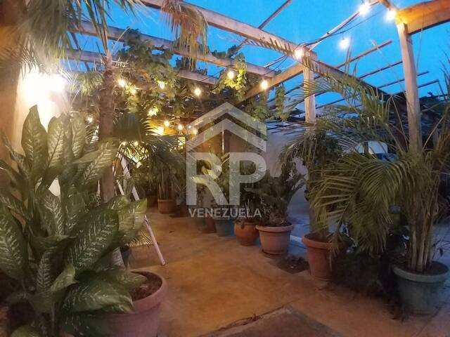 Residencia con Hospedaje Gastronómico para Venta en Punto Fijo - 4