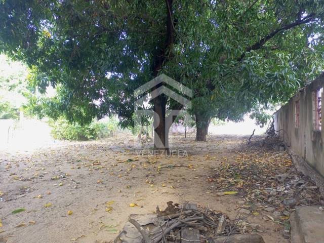 #PLT-008 - Terreno para Venta en Maracaibo - V