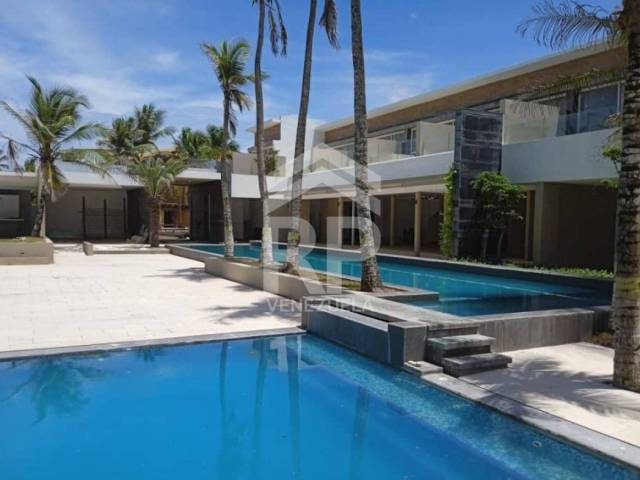 Venta en Playa El Agua. - Porlamar