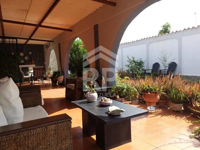 Casa para Venta en Punto Fijo - 4