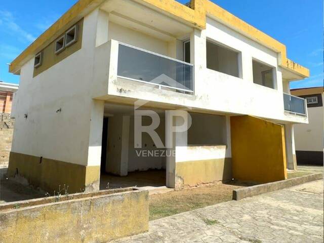 #SGC-479 - Townhouse para Venta en Tucacas - I