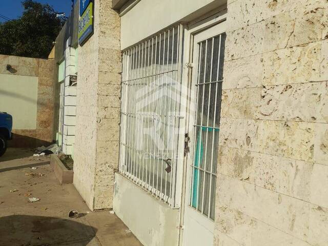 Alquiler en Av. Francisco de Miranda - Punto Fijo
