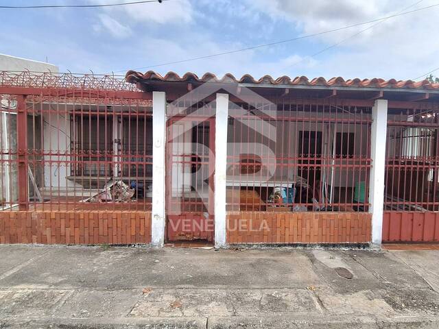 #CRC-046 - Casa para Venta en Barquisimeto - K