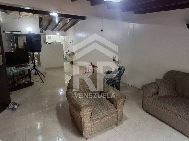#CRC-048 - Casa para Venta en Barquisimeto - K