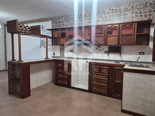 Townhouse para Alquiler en Punto Fijo - 3