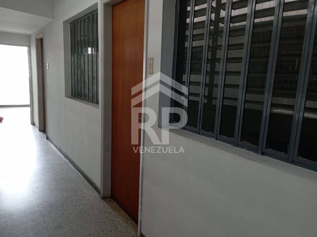 Alquiler en av venezuela con calle 24 y 25 Barquisimeto - Barquisimeto
