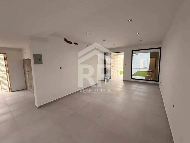 Casa para Venta en Punto Fijo - 4