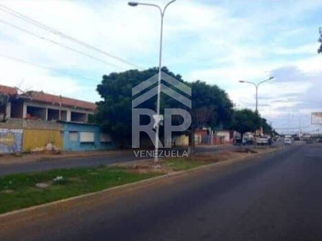 Conjunto Comercial para Venta en Maracaibo - 4