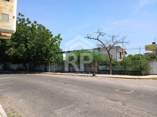#RVT-004 - Terreno para construcción para Venta en Maracaibo - V